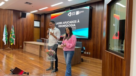 reuniao-cientifica-do-crer-aborda-o-uso-do-laser-na-odontologia-da-base-cientifica-as-aplicacoes-clinicas